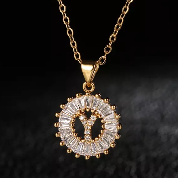 Gold Initial Crystal Sparkly Pendant Necklace A-Z - Picture 10 of 10